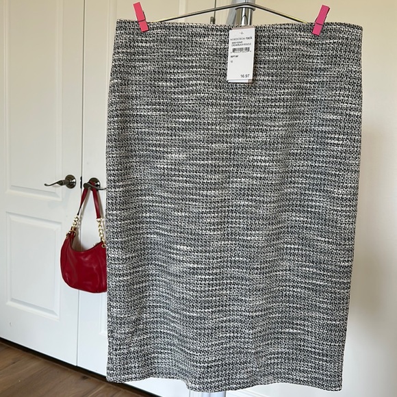 Philosophy Dresses & Skirts - NWT Philosophy Cream/Black Boucle Skirt